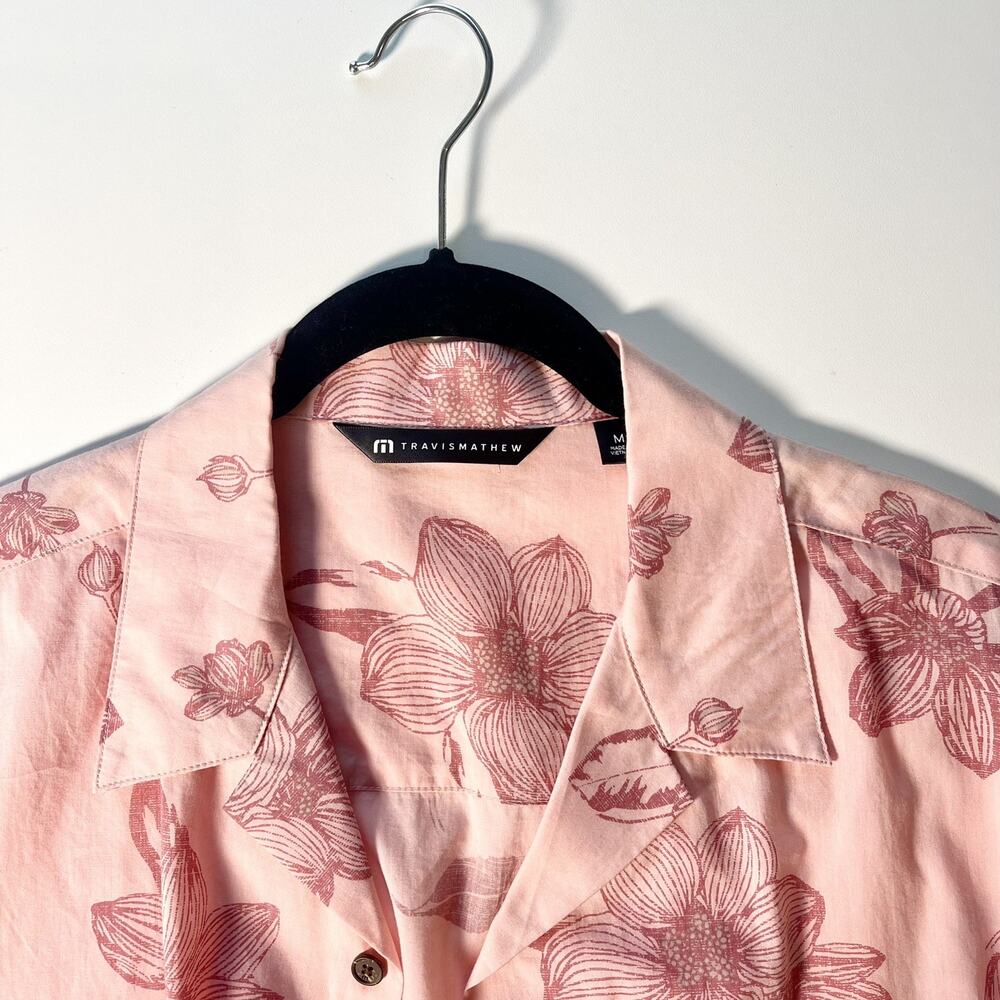 Travis Mathew Cotton Yacht Rockin Floral Pink Short Sleeve Camp Shirt Medium